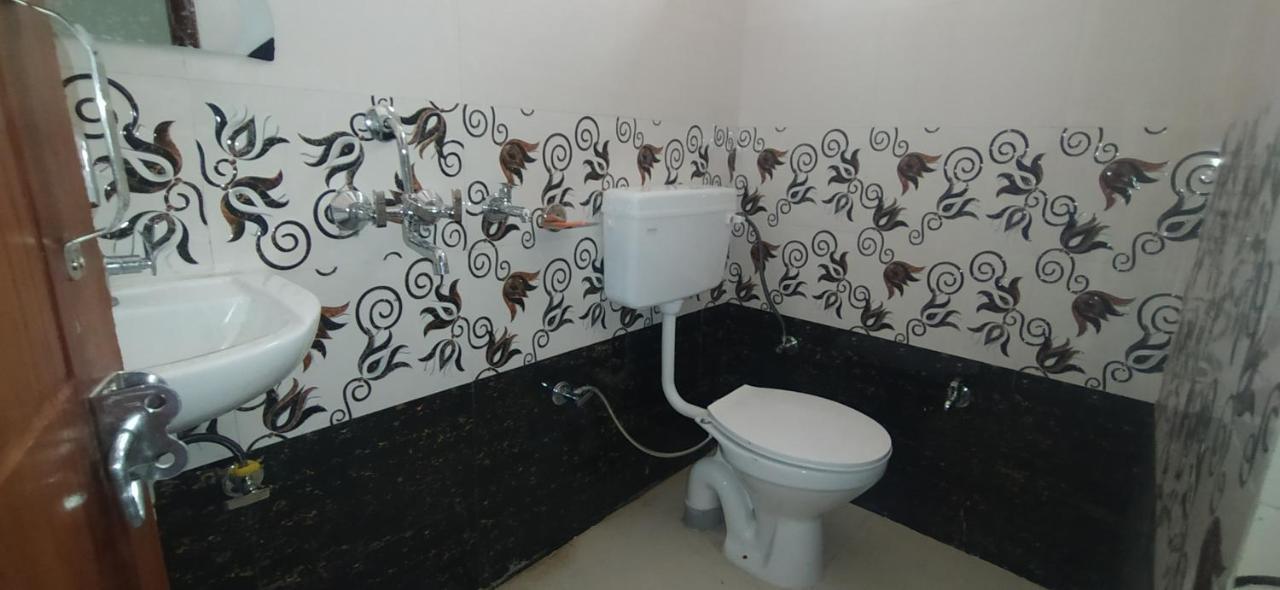 Hotel Comfort Inn Homestay デヘラードゥーン エクステリア 写真