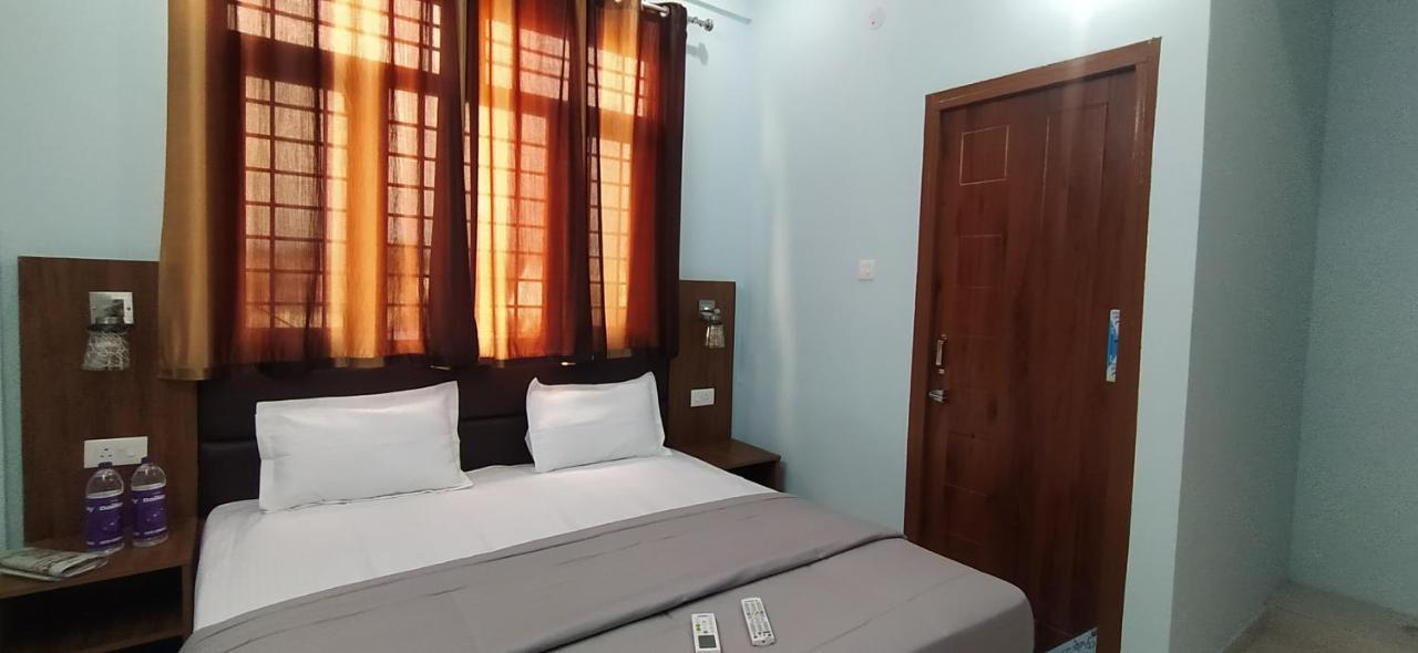 Hotel Comfort Inn Homestay デヘラードゥーン エクステリア 写真
