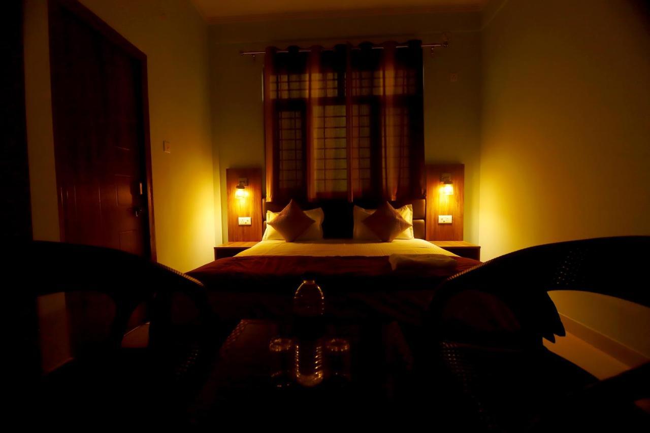 Hotel Comfort Inn Homestay デヘラードゥーン エクステリア 写真